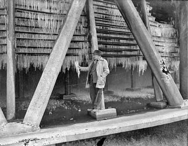 Construction of Gasometer? Stalactites hanging from girders 	
