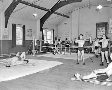 Milnsbridge county boxing gym 	