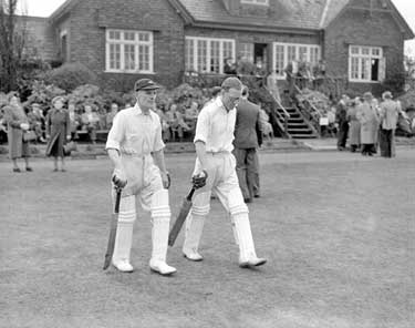Mirfield Cricket Team. Wilf Barber on left (Ex Yorkshire and England), Tommy Hyland on right 	
