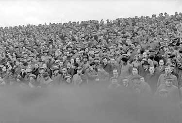 Crowd at football match: Huddersfield Town v Manchester United 	