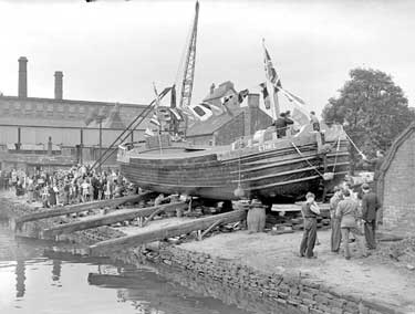 Barge launch at Mirfield 	