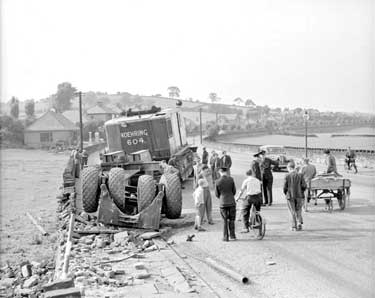 Transporter crash at Fenay Bridge, Huddersfield 	