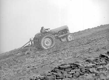 Mr Harry Rostron, uphill ploughing at Almondbury, Huddersfield 	