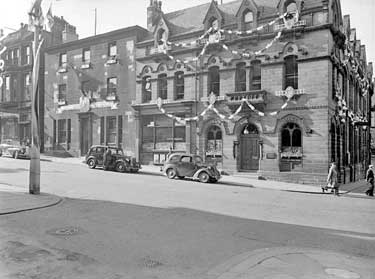 Huddersfield Examiner Office, decorated for the Coronation 	