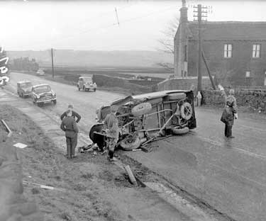 Wagon crash at Outlane, Huddersfield 	