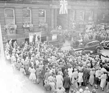 Crowds outside Town Hall, Huddersfield 	