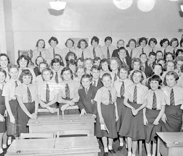 Salendine Nook County Secondary School choir 	