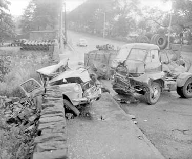 Crash at Three Nuns, Mirfield, Huddersfield 	