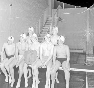 Salendine Nook secondary modern school, water polo team 	