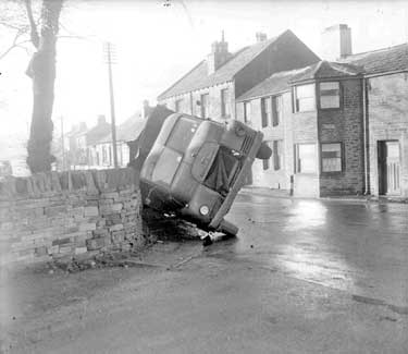 Lorry crashed at Nogs Head 	