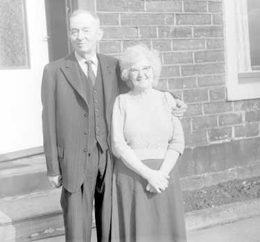 Mr and Mrs Waring Golden Wedding 	