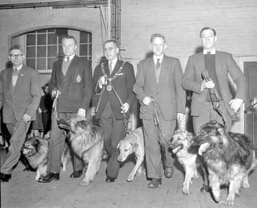 Mayor opens Dog Training School 	