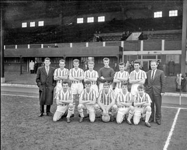 Huddersfield Town Junior Team, Leeds Road 	