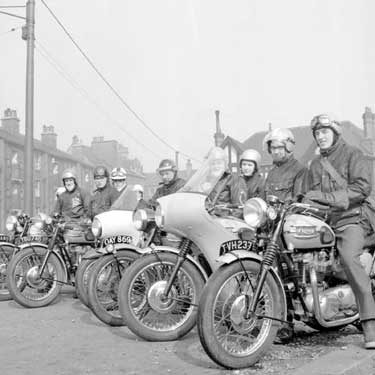 Motorcyclists for Easter Monday pictures 	