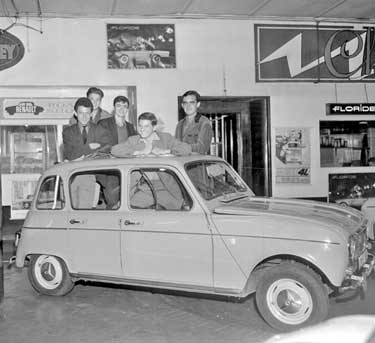 Renault Apprentices at Newtons 	