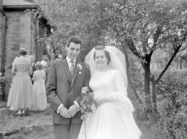 Shaw/Sykes Wedding, St Barnabas, Crosland Moor 	