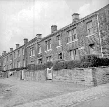 Houses in Colne Valley 	