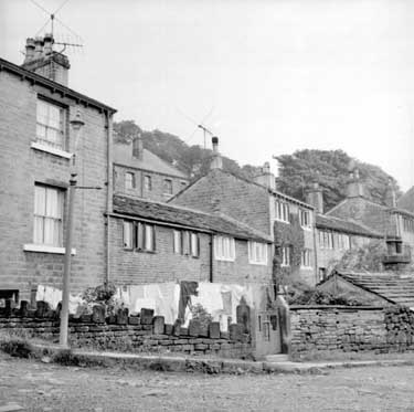 Houses in Colne Valley 	