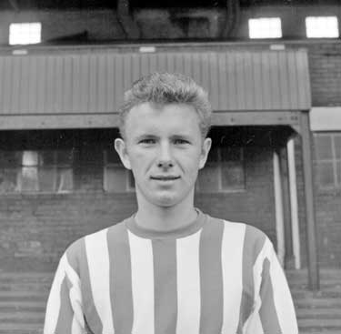 R Wallace, Huddersfield Town player 	