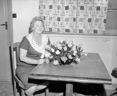 Mrs M Windle Florist, Picture Post 	