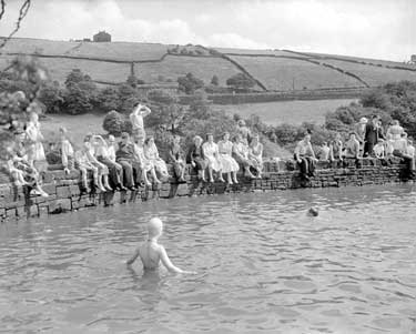 Sunday Swimming at Spartle, Marsden 	