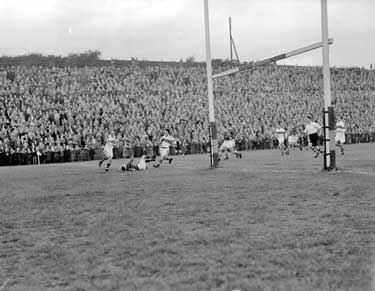 Fartown v Hull Kingston Rovers, Bank's Try 	