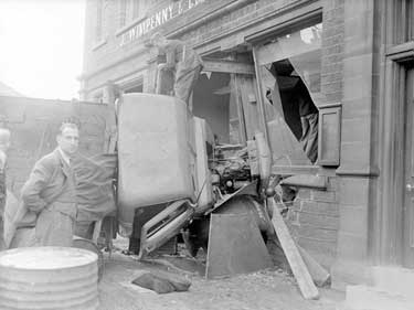 Lorry Crash at Wimpenny's, Linthwaite 	
