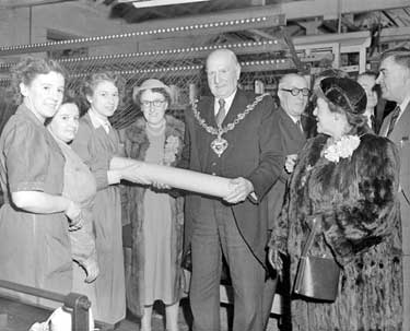 Mayor of Blackpool visits John Hoyles in Longwood 	