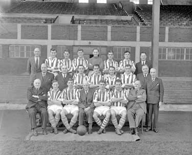 Huddersfield Town Football Team and Staff 	