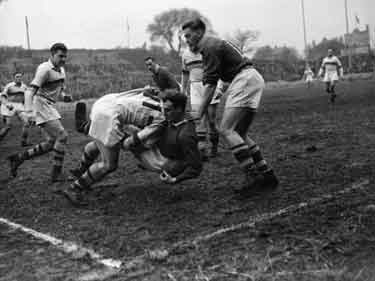 Rugby match: Fartown v Featherstone Rovers 	