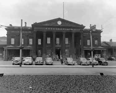 Huddersfield Railway Station 	