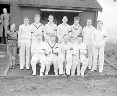 Lascelles Hall Cricket Team at Rastrick 	