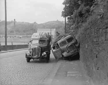 Lorry crash at Honley, Huddersfield 	