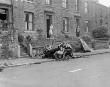 Crash at Linthwaite, Huddersfield 	