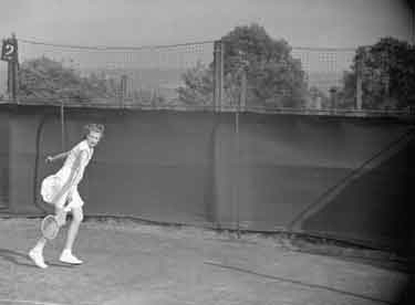 Miss S M Hannah laying tennis at Edgerton, Huddersfield 	