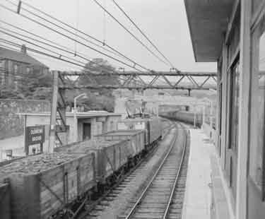 Dunford Bridge Station, trains passing through 	