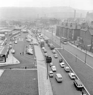 Traffic at Southgate and Shore Head roundabout, Huddersfield 	