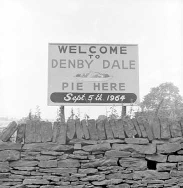 Denby Dale Pie Poster 	