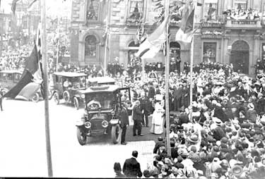 Arrival of King George V and Queen Mary at Batley Town Hall