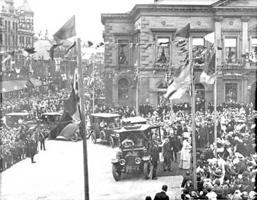 Arrival of King George V and Queen Mary at Batley Town Hall