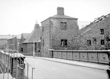 Bull Bridge, Easthorpe, Mirfield - these buildings are the original for the firm of John Crowther on the canal bank. These buildings were demolished in 1963 although they were not used for malting for