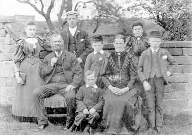 Mettrick Family, Lower Ozzings, Barncliff Hill Lane, Shelley