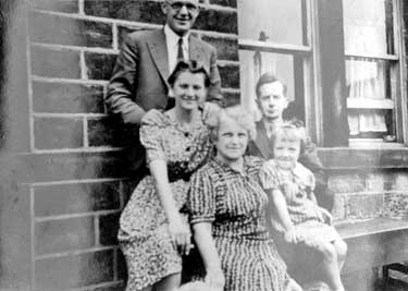 Fred and Polly Dyson, Jack and Betty Whitehouse, Far Bank, Shelley, with Patsy Lambert, an evacuee from London who attended Shelley Junior School