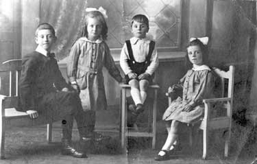 Aspinall children, Kirkheaton: L to R, Crowther Aspinall, Lucy Aspinall (Robinson), Jack Aspinall, Mary Aspinall (Platten)