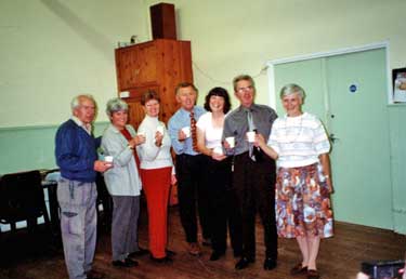 Shelley Millenium Committee toasting success of Picture Exhibition. B Hanson, Lorna Macdonald, Ann Priestman, John Keavney, Barbara Wadsworth.