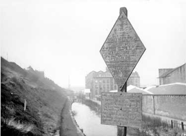 Bridge plate at Stoney Battery Lane, Paddock, Huddersfield