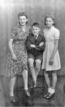 Harold Laycock with sisters