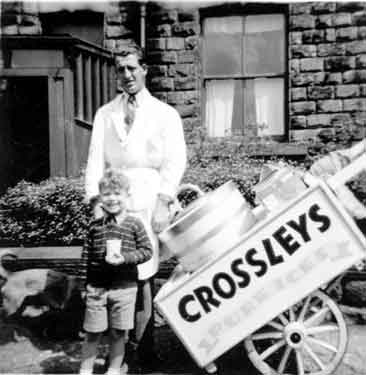 Crossley's Ice Cream Cart with Paul Crossley