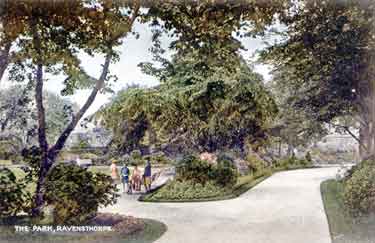 Postcard of Ravensthorpe showing Ravensthorpe Park