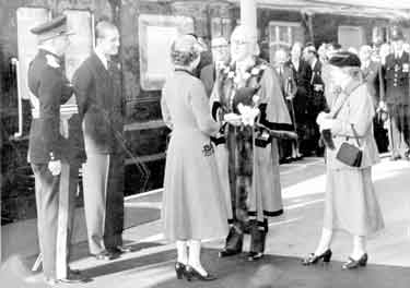 Queen meeting dignities on Dewsbuy Station platform
